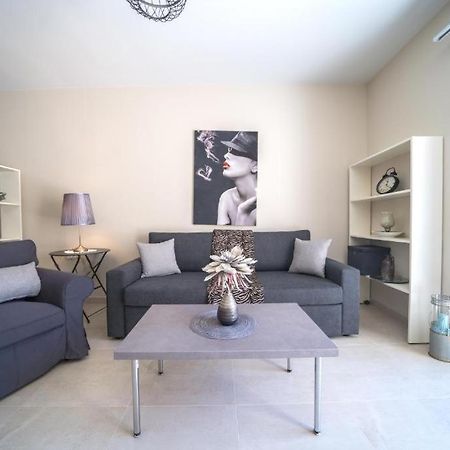 Alma City Center Apartment'S Candia Esterno foto