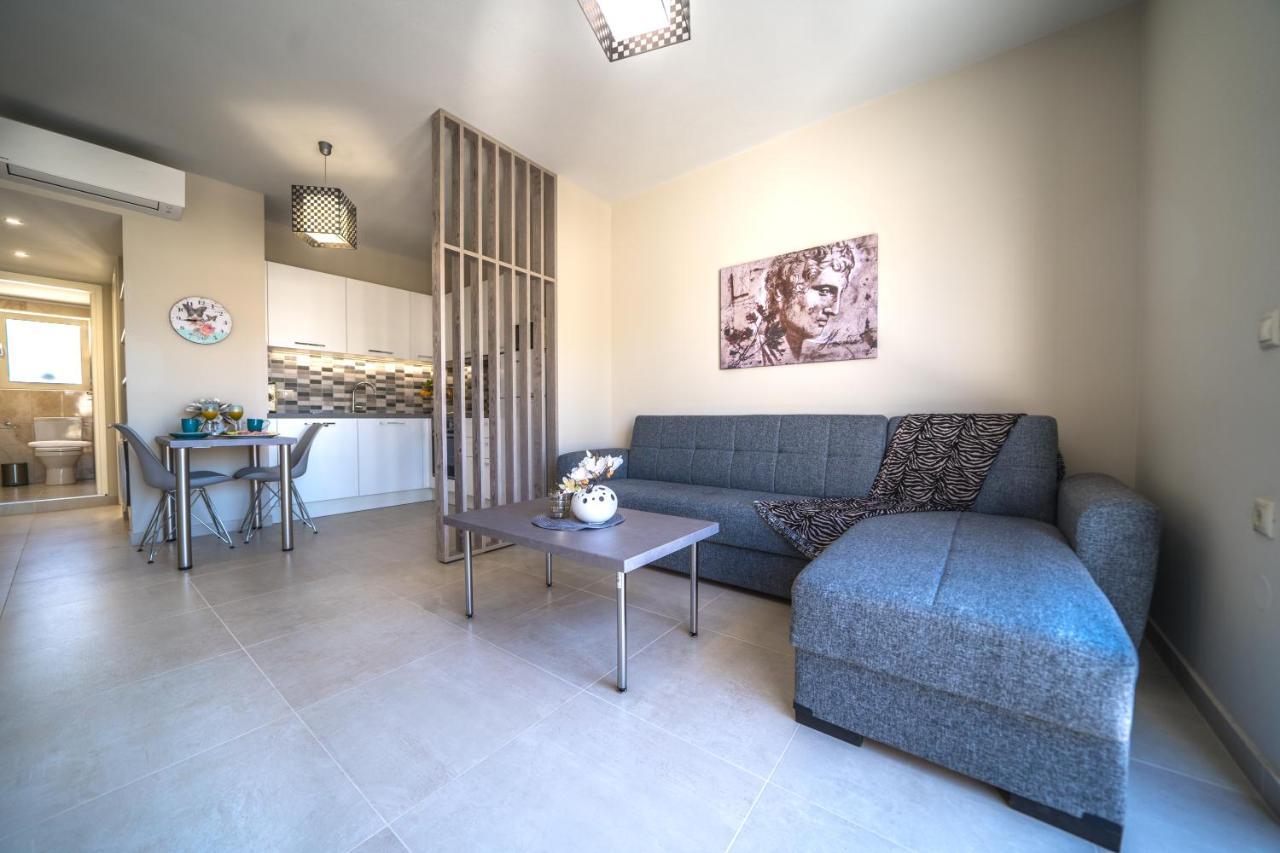 Alma City Center Apartment'S Candia Esterno foto