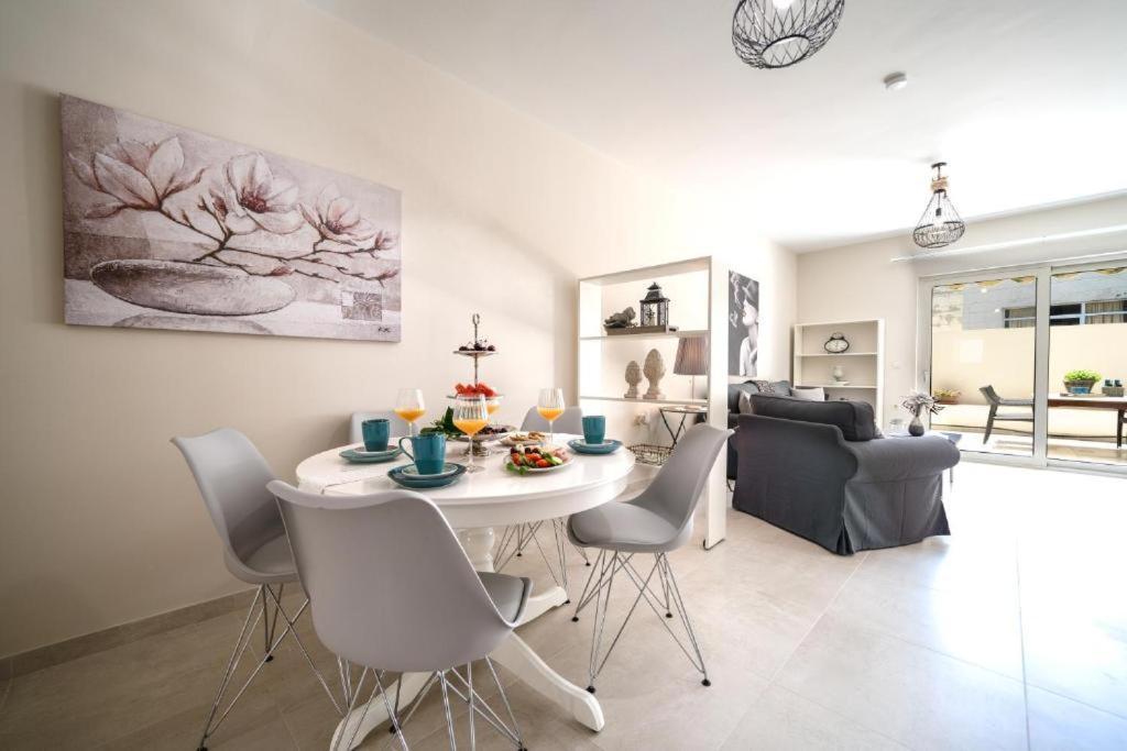 Alma City Center Apartment'S Candia Esterno foto