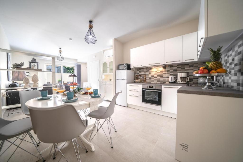 Alma City Center Apartment'S Candia Esterno foto